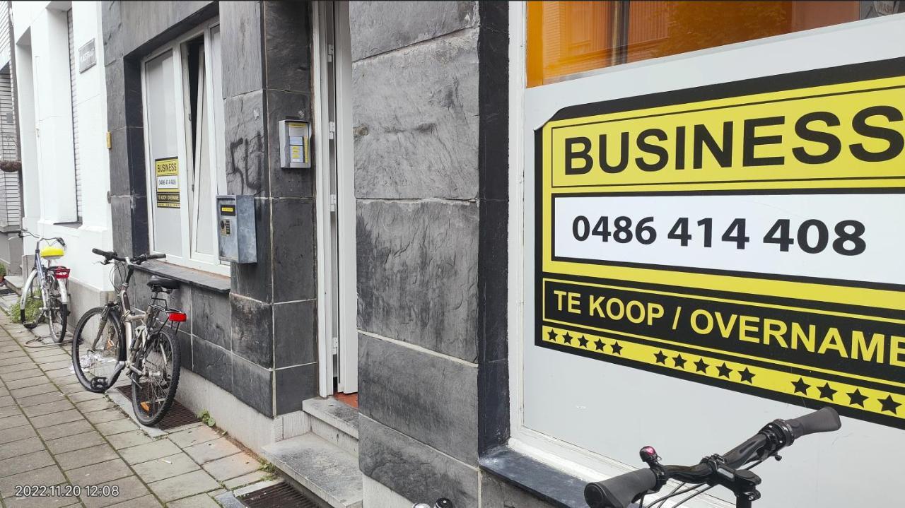 Mooi Slaapkamer! Proper En Compact Place Voor 3 Antwerp Luaran gambar